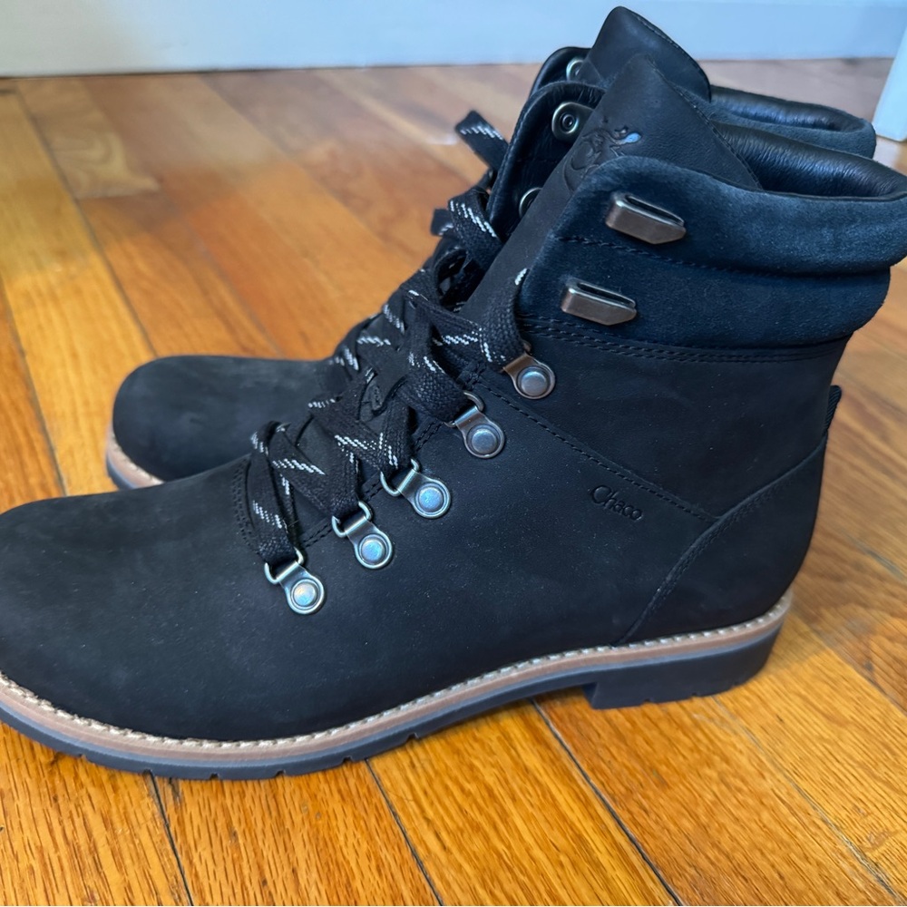 NWOT Chaco Women's Cataluna Explorer Leather Waterproof Boot